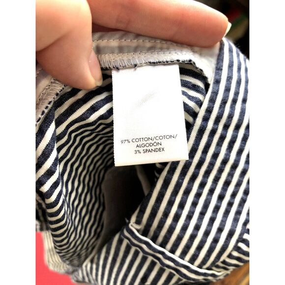 Ann Taylor Devin Short EUC White Blue Seersucker Striped Sz 10 Nautical Beach - Picture 6 of 8